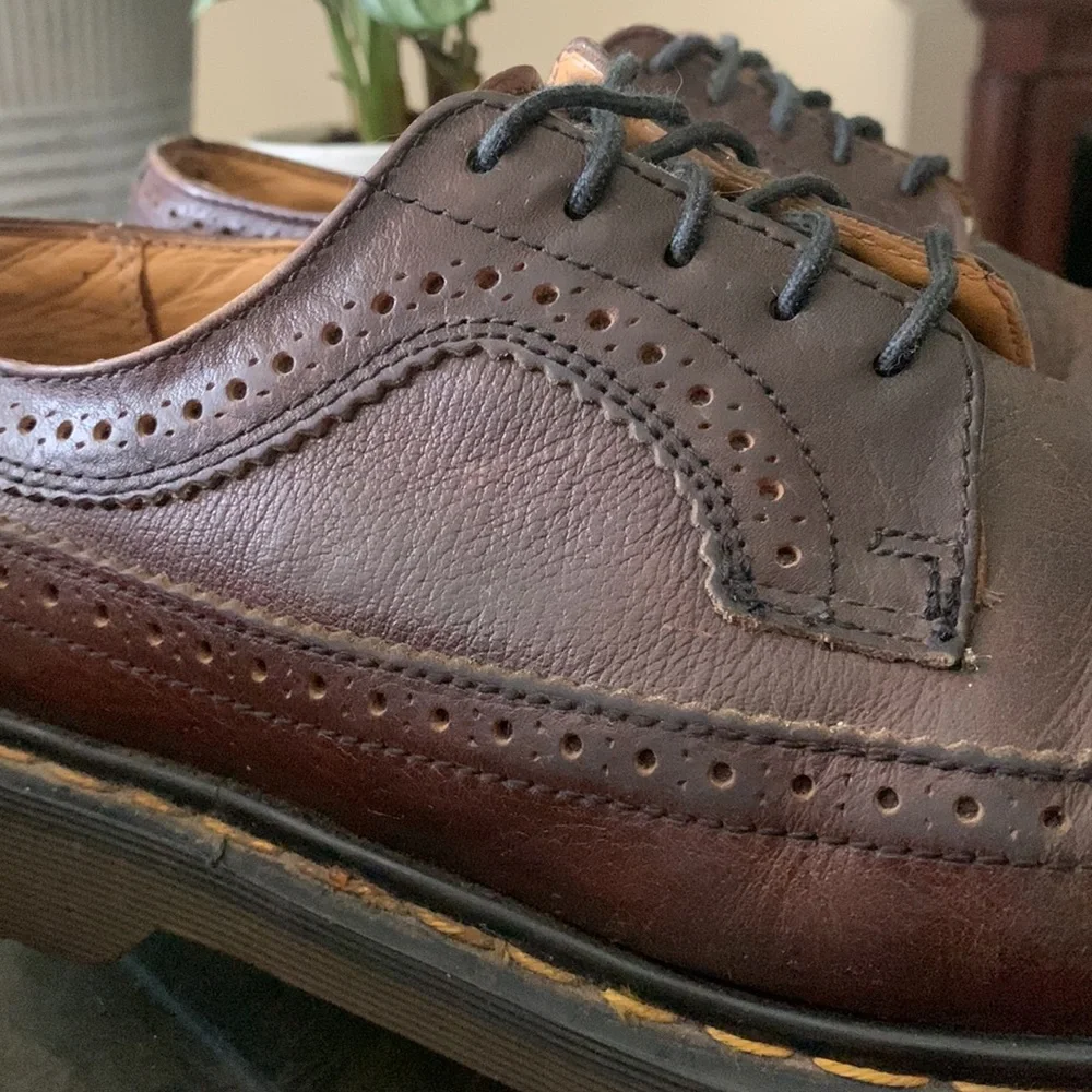 VTG. DR. MARTENS Made in England Wingtip 5 eyelet Oxford